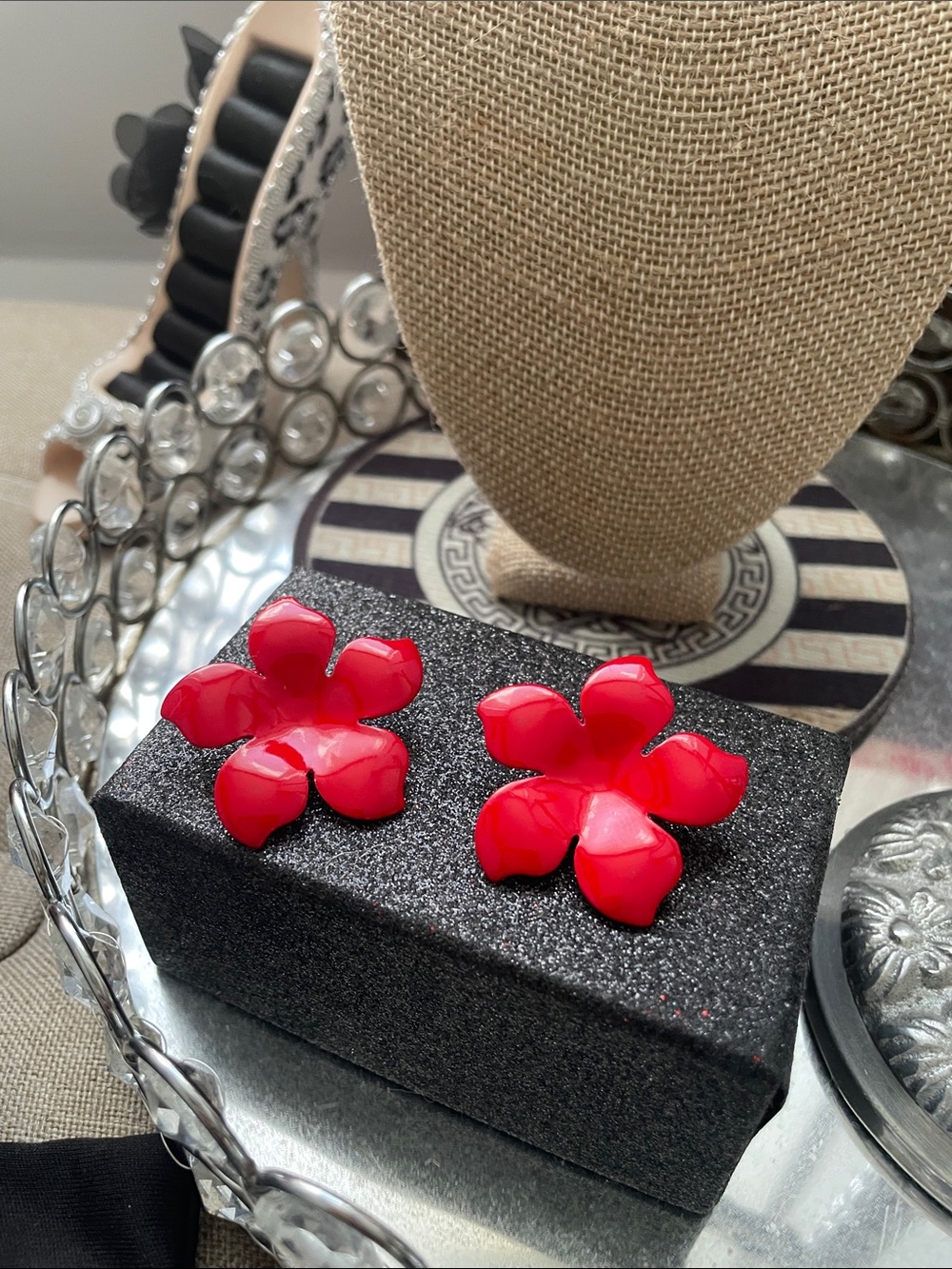 ✨Vintage Red Floral Resin Statement Earrings✨Preloved